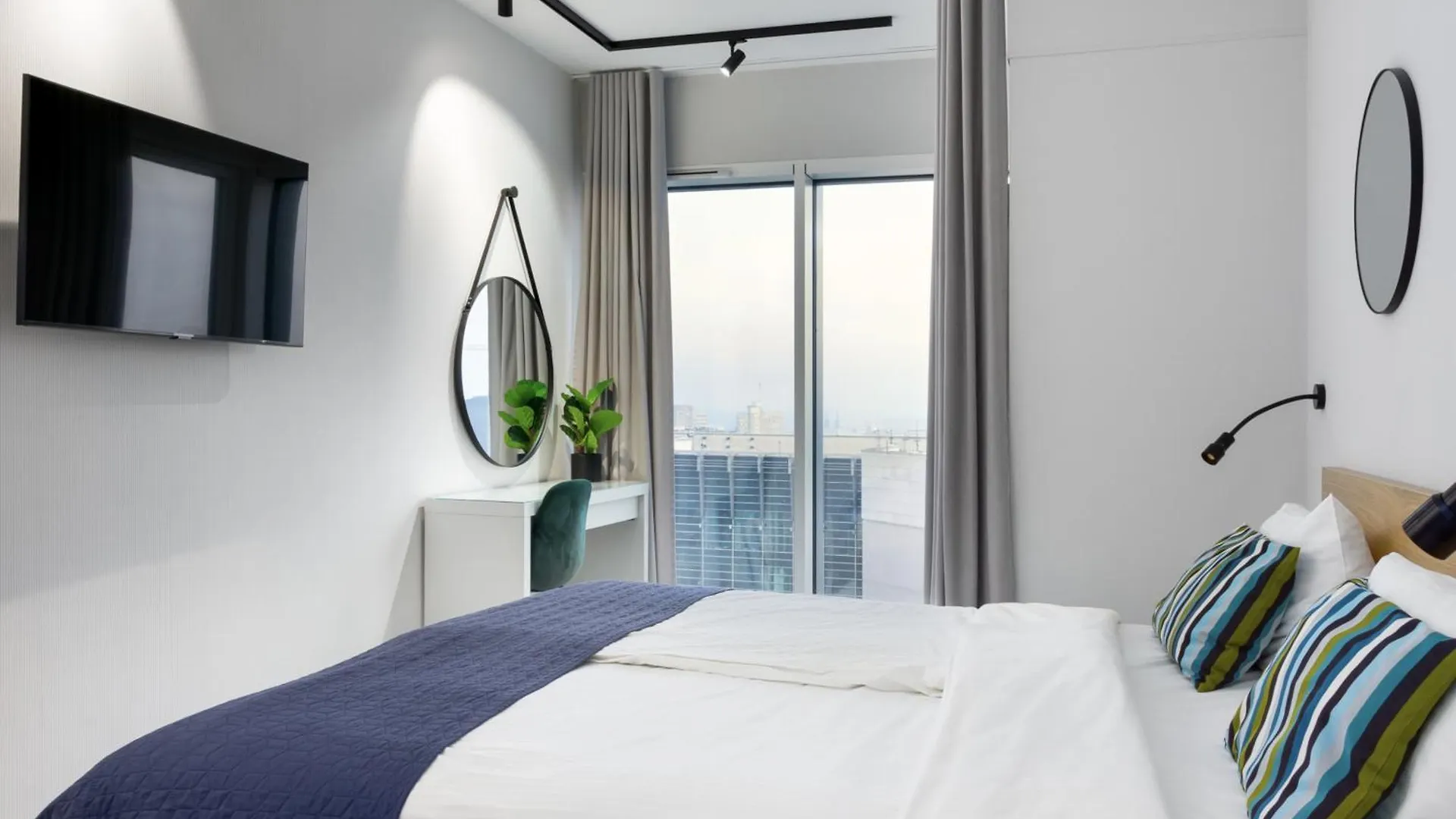 Poznan Apartments Towarowa 0*,  Poland