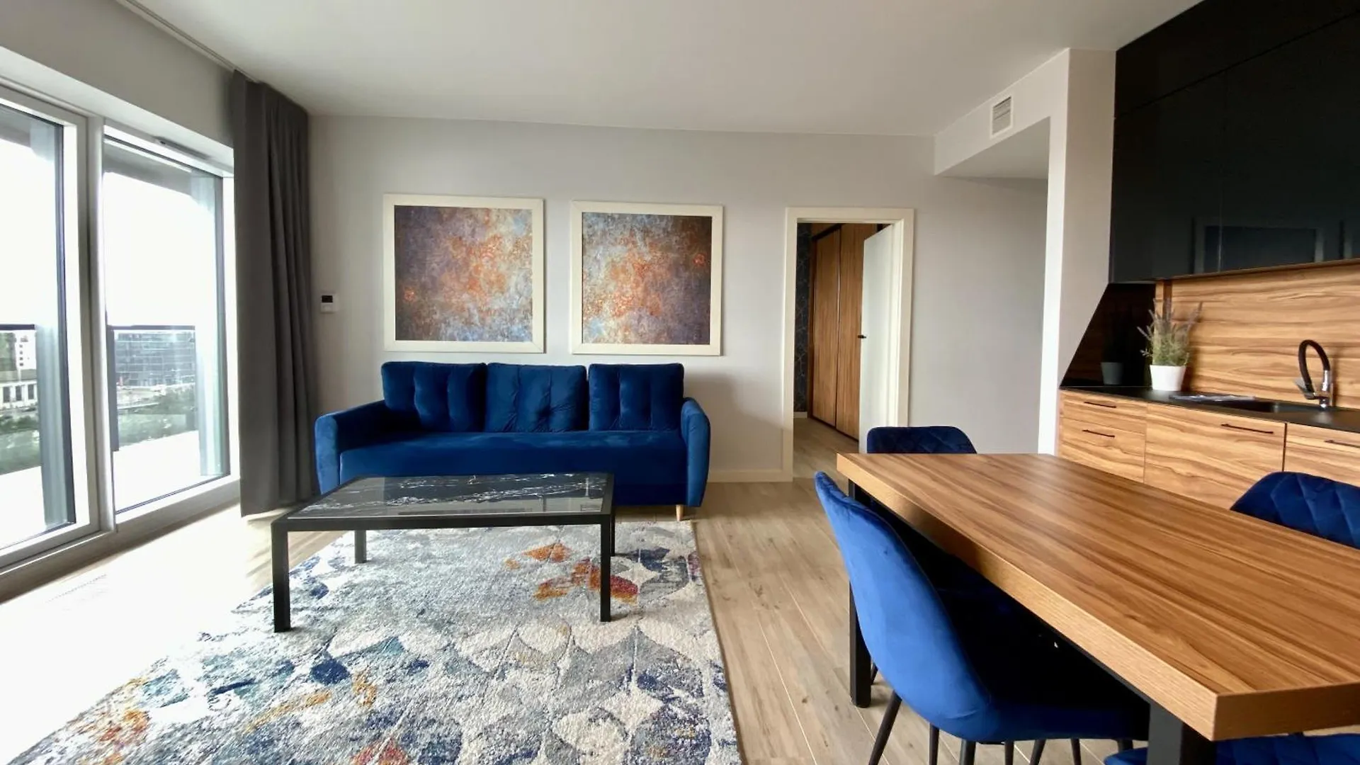 Poznan Apartments Towarowa Aparthotel