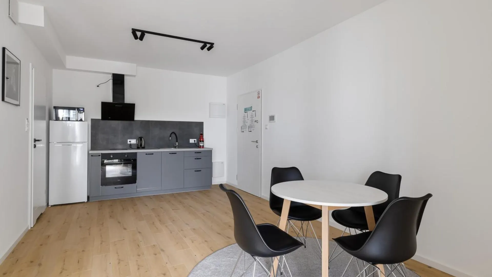 Ξενοδοχείο με διαμερίσματα Poznan Apartments Towarowa Πολωνία