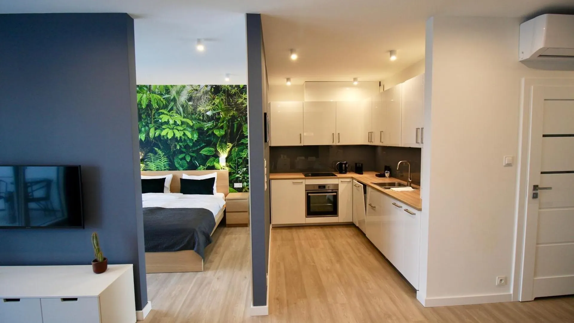 Poznan Apartments Towarowa Ξενοδοχείο με διαμερίσματα